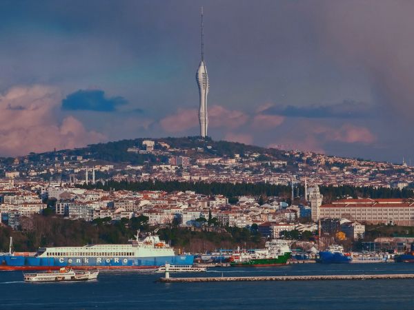 Istanbul, Turkey Wallpaper 1024x768