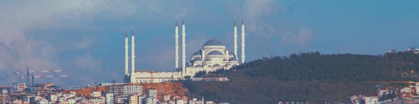 Istanbul, Turkey, city view Wallpaper 1590x400