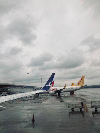 Обои 1668x2224 аэропорт Стамбула, Сабиха Гёкчен, Пендик