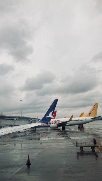 Обои 640x1136 аэропорт Стамбула, Сабиха Гёкчен, Пендик