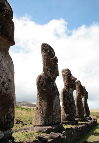 Easter Island, Chile Wallpaper 1640x2360