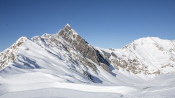 Обои 1600x900 зимние горы, горные хребты