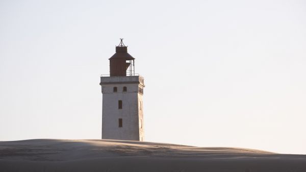 Lighthouse Rubjerg Knude, Denmark Wallpaper 2560x1440