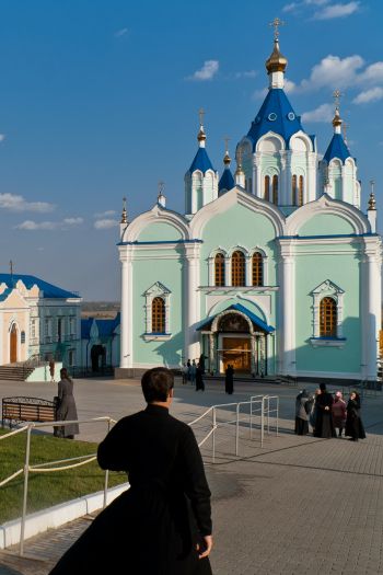 Обои 640x960 русская церковь, православие