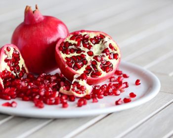 pomegranate, berry Wallpaper 1280x1024
