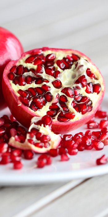 pomegranate, berry Wallpaper 720x1440