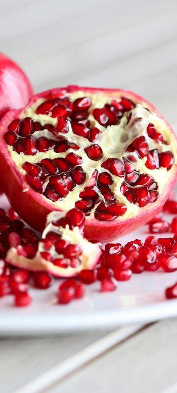 pomegranate, berry Wallpaper 720x1600
