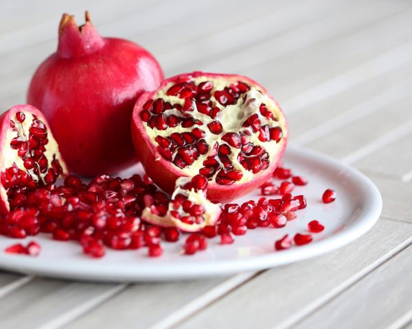 pomegranate, berry Wallpaper 1280x1024