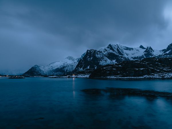 Lofoten Islands, Norway, mountains Wallpaper 1024x768