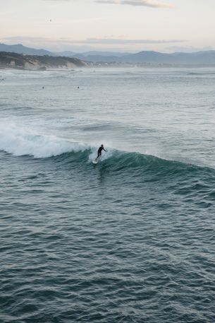 Biarric, France, surfing Wallpaper 640x960
