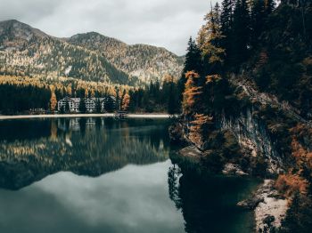 lake in the mountains, resting place Wallpaper 800x600