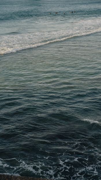 Обои 640x1136 море, волны, брызги волн