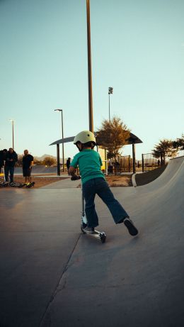 scooter, outdoors Wallpaper 640x1136