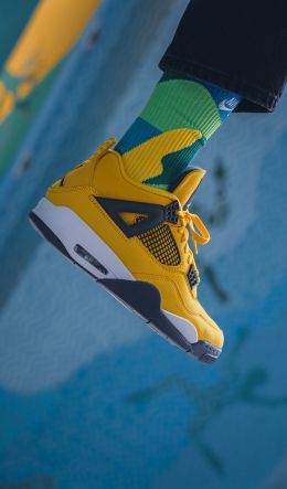 sneakers, sports shoes Wallpaper 600x1024