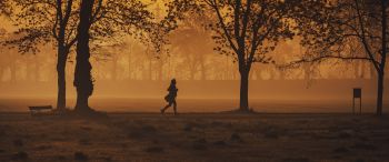 in yellow haze, running man Wallpaper 3440x1440