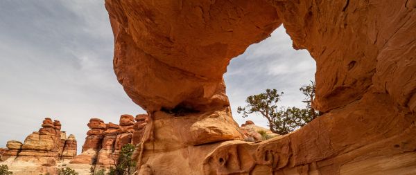 stone pillars, arch Wallpaper 2560x1080