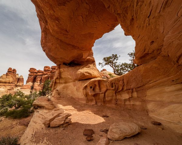 stone pillars, arch Wallpaper 1280x1024