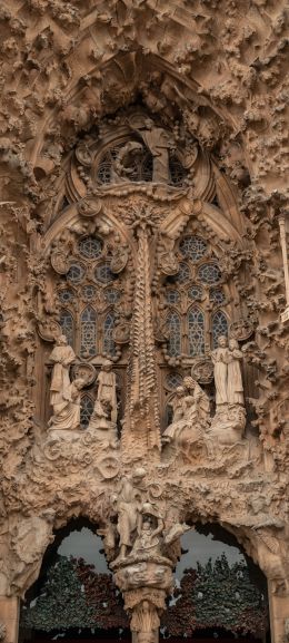 Sagrada Familia, Barcelona, Spain Wallpaper 1080x2400