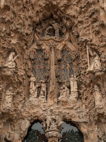 Sagrada Familia, Barcelona, Spain Wallpaper 1536x2048