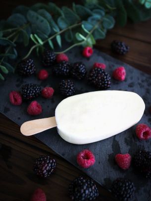 raspberries, blackberry, ice cream Wallpaper 3906x5208