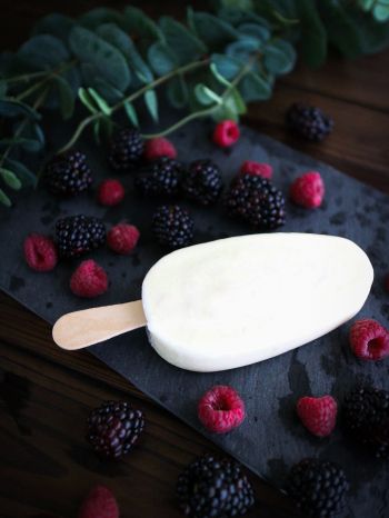 raspberries, blackberry, ice cream Wallpaper 2048x2732