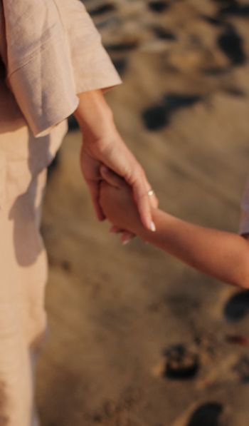 hold your hand, baby Wallpaper 600x1024