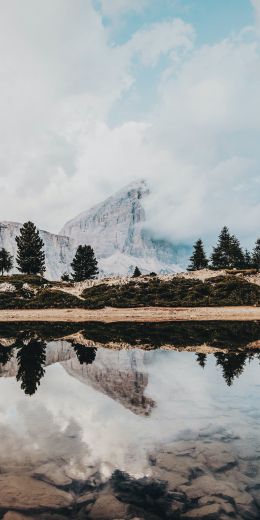 mountains, reflection in the lake Wallpaper 720x1440