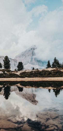 mountains, reflection in the lake Wallpaper 1080x2220