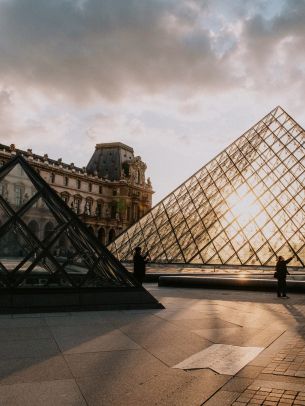 Paris, France, Louvre Wallpaper 1620x2160