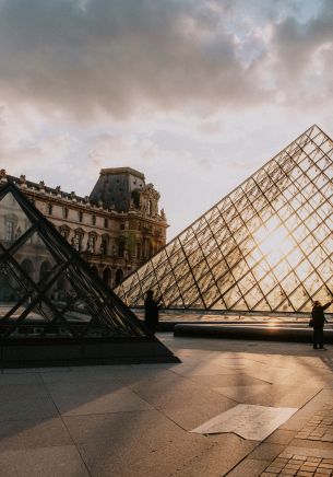 Paris, France, Louvre Wallpaper 1668x2388