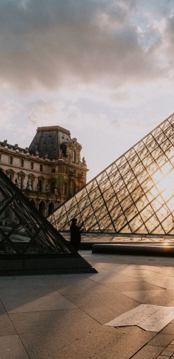 Paris, France, Louvre Wallpaper 1080x2220