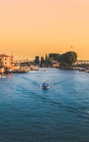 metropolitan city of venice, Italy Wallpaper 1752x2800