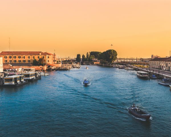 Обои 1280x1024 столичный город Венеция, Италия