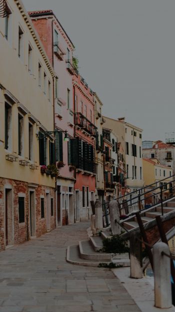 Обои 640x1136 Венеция, Италия, городская улица