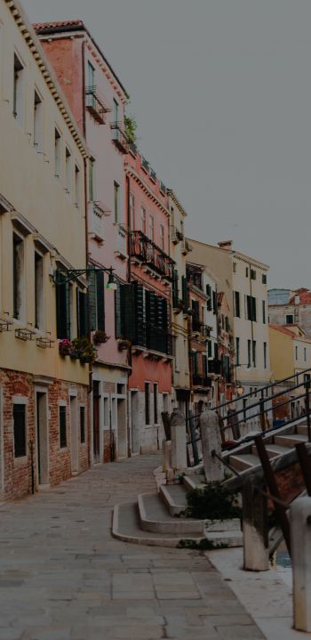 Обои 1080x2220 Венеция, Италия, городская улица