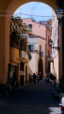 Обои 1440x2560 столичный город Неаполь, Италия