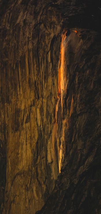 Yosemite Falls Wallpaper 720x1520