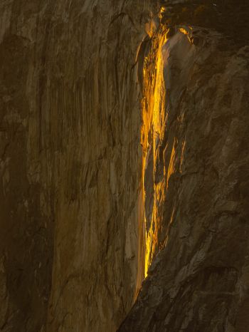 Yosemite Falls Wallpaper 2048x2732