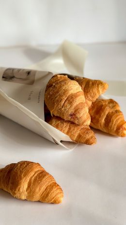 croissant, french dessert Wallpaper 750x1334