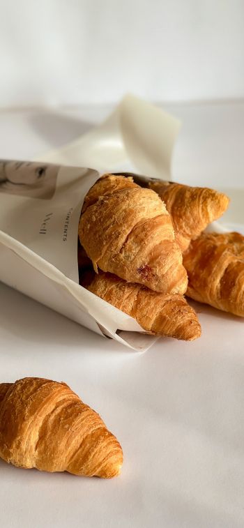 croissant, french dessert Wallpaper 828x1792