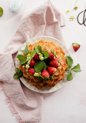 pie, strawberry Wallpaper 1668x2388