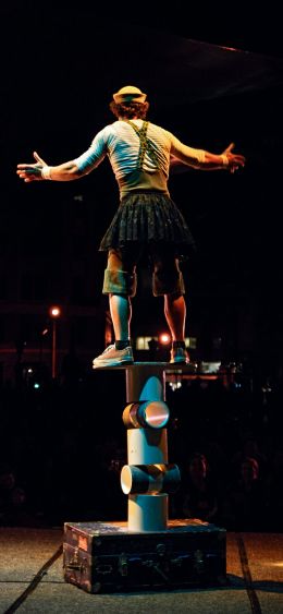 circus, acrobat Wallpaper 1080x2340