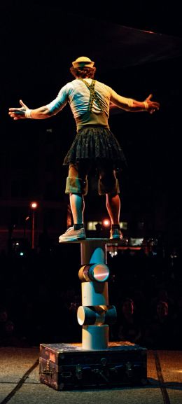 circus, acrobat Wallpaper 1080x2400