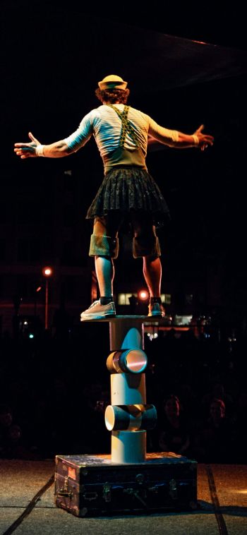 circus, acrobat Wallpaper 1080x2340
