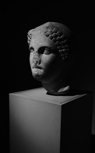 London, Great Britain, ancient bust Wallpaper 800x1280