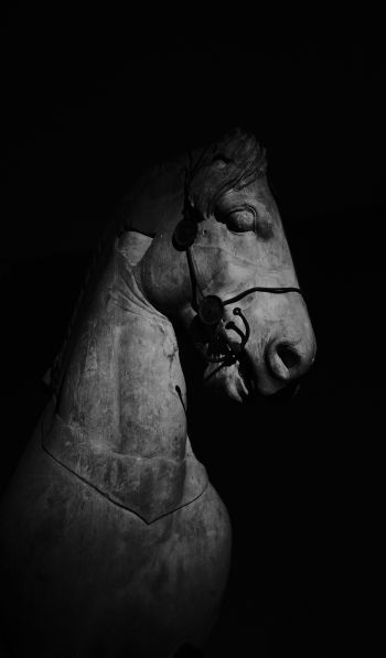 Обои 600x1024 Британский музей, Лондон, статуя лошади