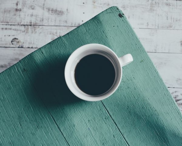 mug coffee, on the table Wallpaper 1280x1024