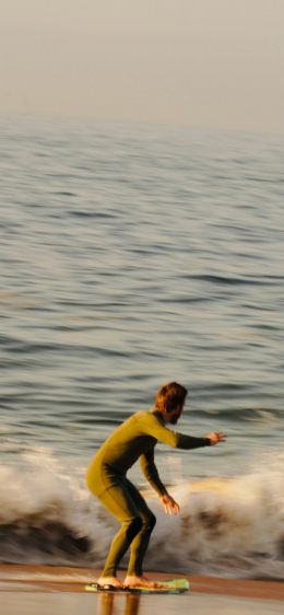 sportsman, on the wave Wallpaper 828x1792