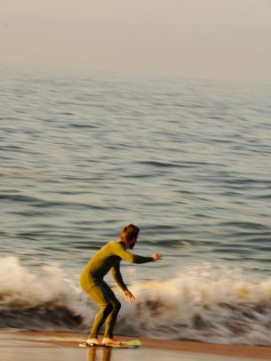sportsman, on the wave Wallpaper 3000x4000