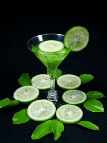 cocktail, lime, citrus Wallpaper 2048x2732